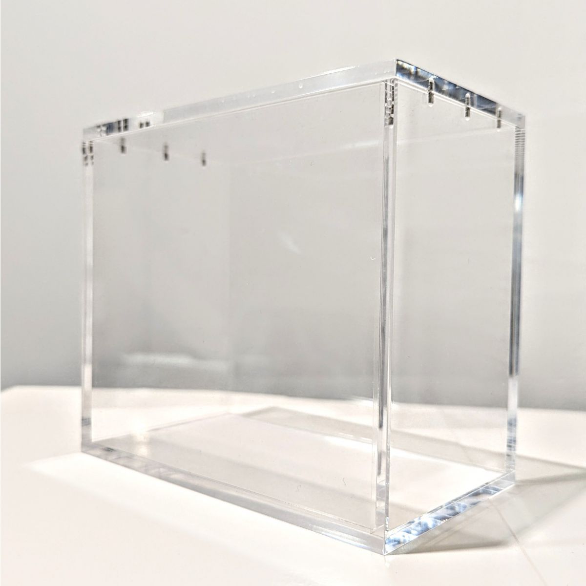 Treasurewise - Protection Display Plexiglass - Boite de Boosters - Couvercle Aimanté