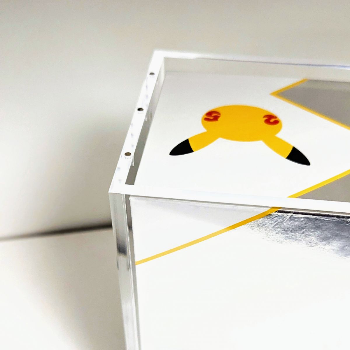Treasurewise - Boîte de protection Plexiglass pour UPC Coffret Ultra Premium Pokémon 25 Ans